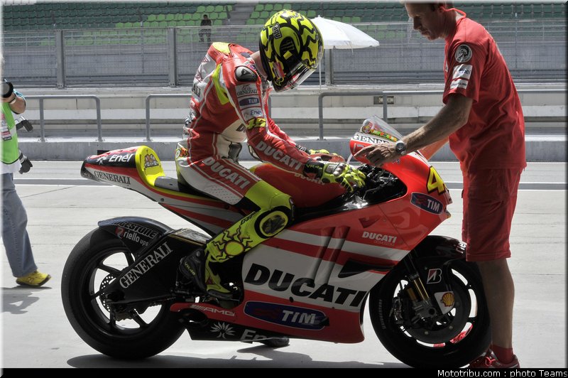 motogp_test_malaisie_2011_rossi_45