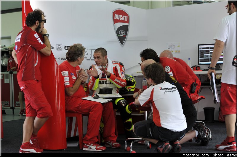 motogp_test_malaisie_2011_rossi_46