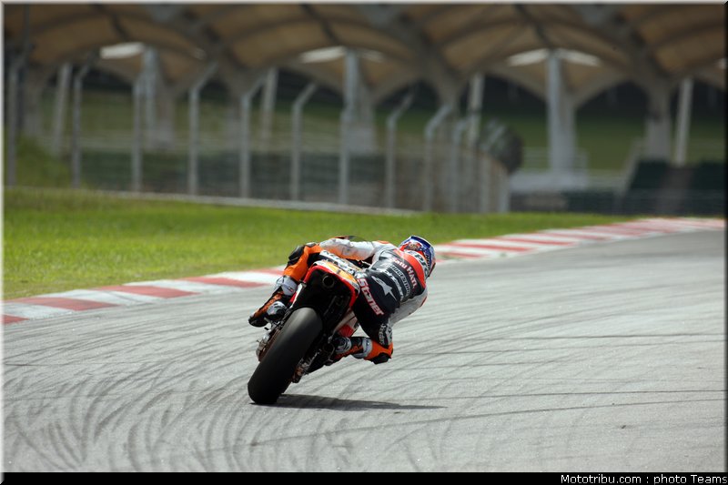 motogp_test_malaisie_2011_stoner_17