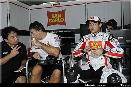 motogp_test_malaisie_2011_aoyama_04.jpg