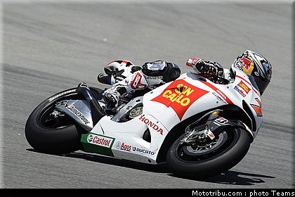 motogp_test_malaisie_2011_aoyama_08.jpg