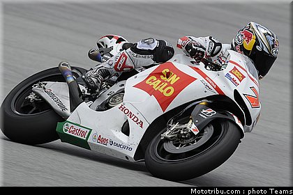 motogp_test_malaisie_2011_aoyama_21.jpg