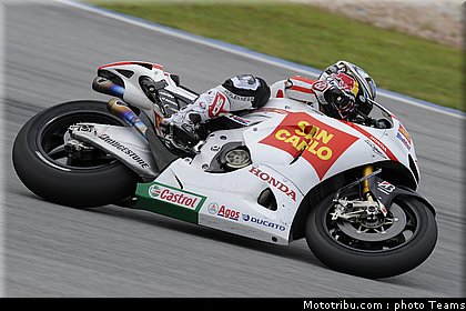 motogp_test_malaisie_2011_aoyama_25.jpg