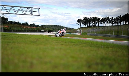motogp_test_malaisie_2011_aoyama_45.jpg