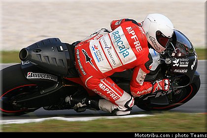 motogp_test_malaisie_2011_barbera_03.jpg