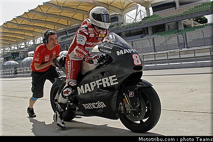 motogp_test_malaisie_2011_barbera_14.jpg