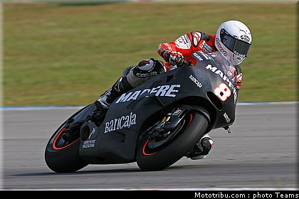 motogp_test_malaisie_2011_barbera_18.jpg