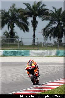 motogp_test_malaisie_2011_dovizioso_08.jpg