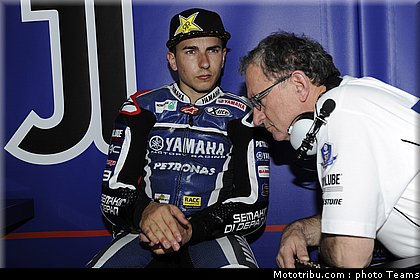 motogp_test_malaisie_2011_lorenzo_27.jpg