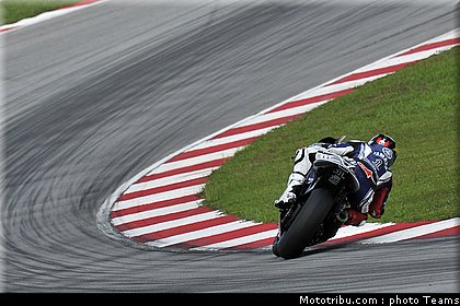 motogp_test_malaisie_2011_lorenzo_32.jpg