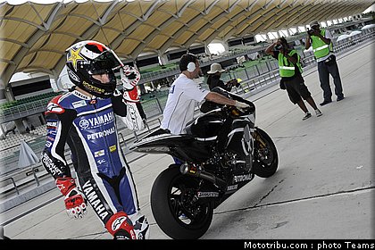 motogp_test_malaisie_2011_lorenzo_35.jpg