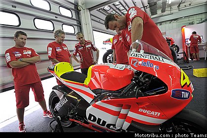 motogp_test_malaisie_2011_rossi_42.JPG