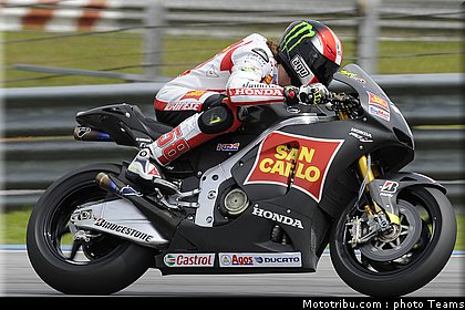 motogp_test_malaisie_2011_simoncelli_54.jpg