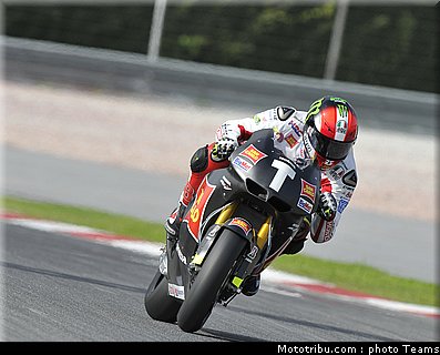 motogp_test_malaisie_2011_simoncelli_66.jpg