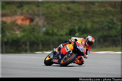 motogp_test_malaisie_2011_stoner_03.jpg