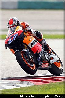 motogp_test_malaisie_2011_stoner_22.jpg