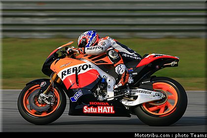 motogp_test_malaisie_2011_stoner_28.jpg