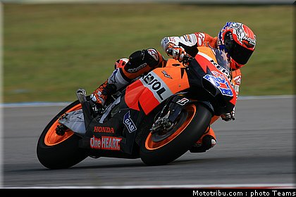 motogp_test_malaisie_2011_stoner_35.jpg