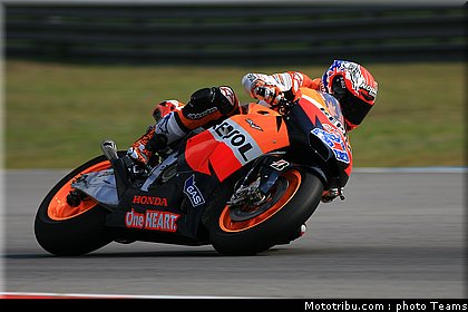 motogp_test_malaisie_2011_stoner_36.jpg