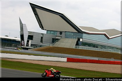 silverstone_2011_rossi_6.jpg