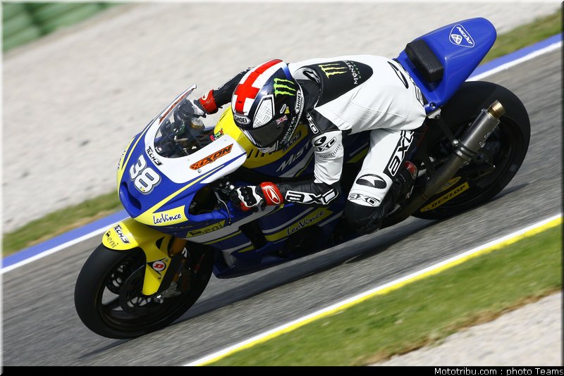 moto2_smith_17_test_valence_2010