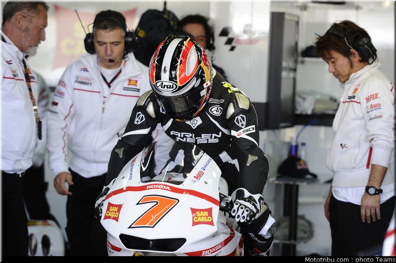 motogp_aoyama_5_test_valence_2010