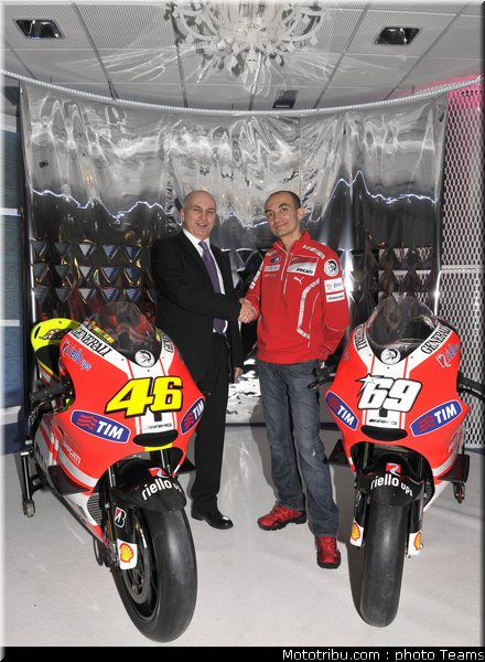 motogp_ducati_2_test_valence_2010