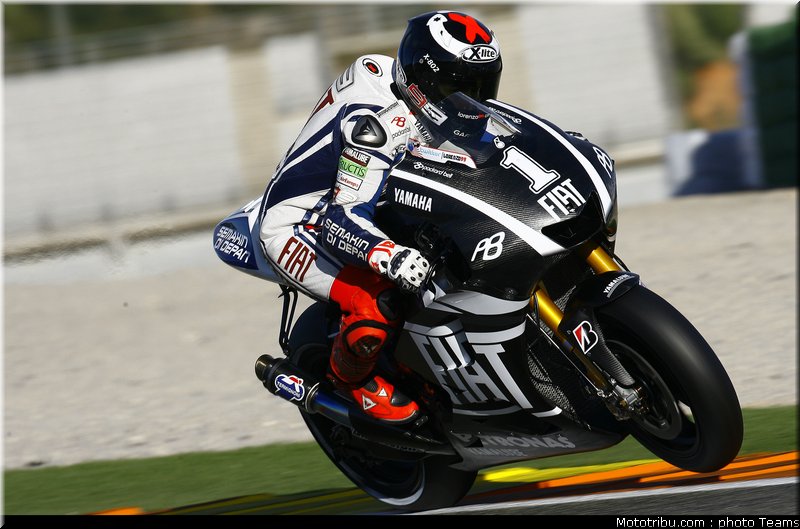 motogp_lorenzo_06_test_valence_2010