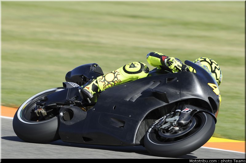 motogp_rossi_014_test_valence_2010