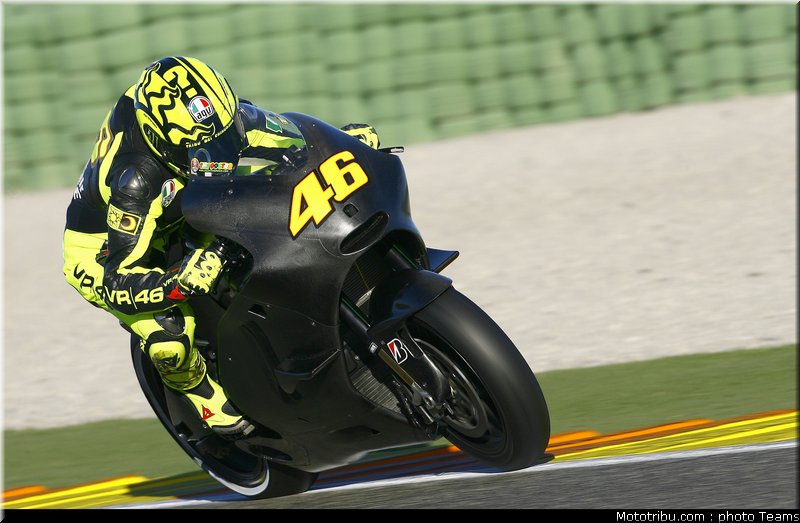 motogp_rossi_016_test_valence_2010