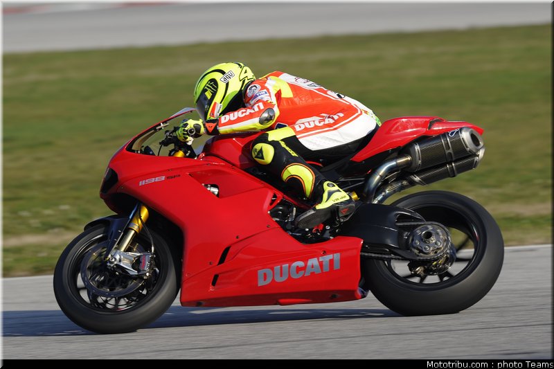 motogp_rossi_030_test_valence_2010