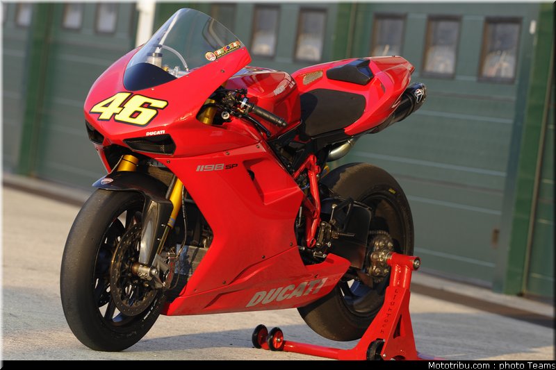 motogp_rossi_033_test_valence_2010
