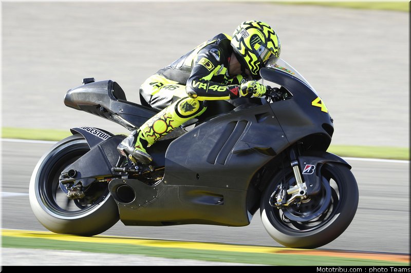 motogp_rossi_035_test_valence_2010