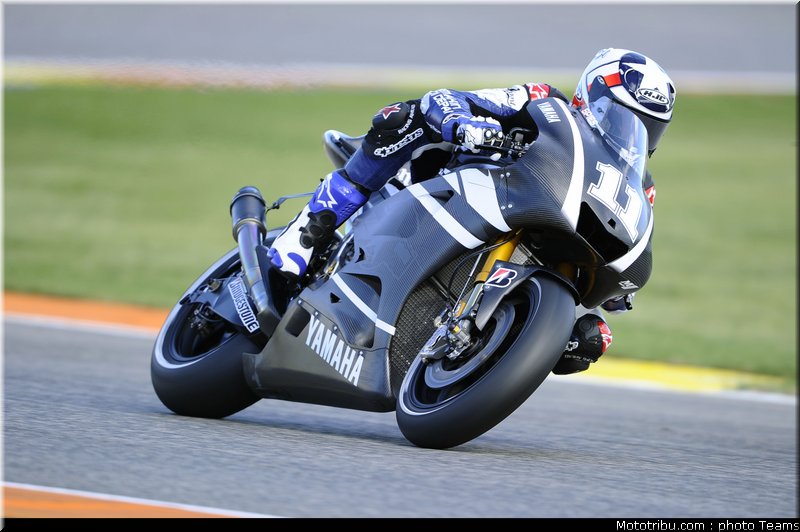 motogp_spies_09_test_valence_2010