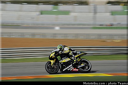 motogp_crutchlow_22_test_valence_2010.jpg