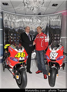 motogp_ducati_2_test_valence_2010.JPG