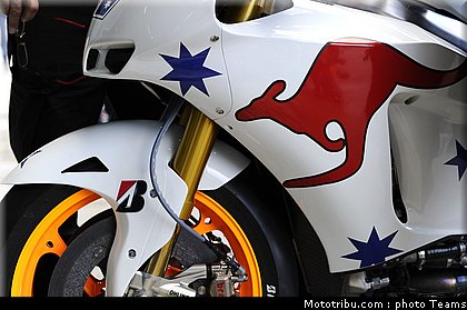 motogp_stoner_06_test_valence_2010.jpg
