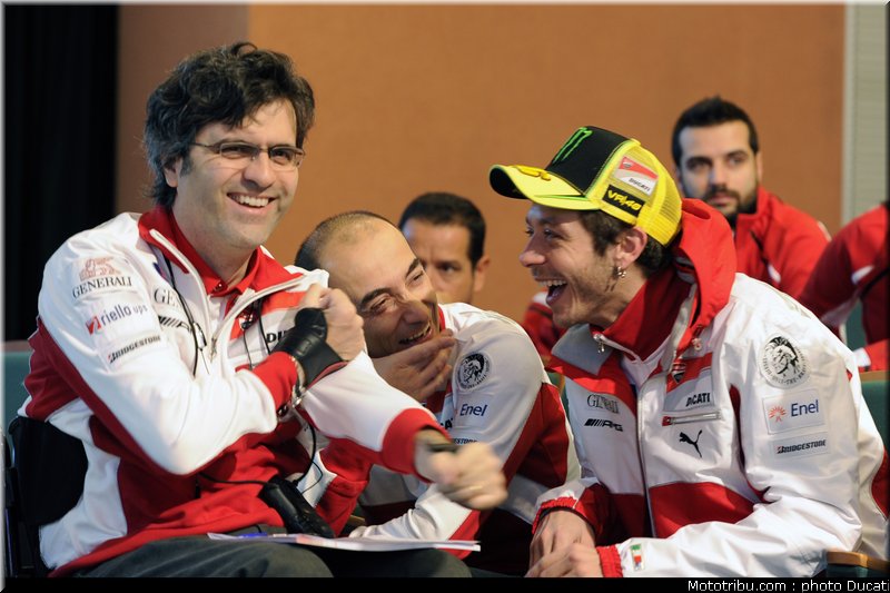 motogp_2012_ducati_vrooom_028