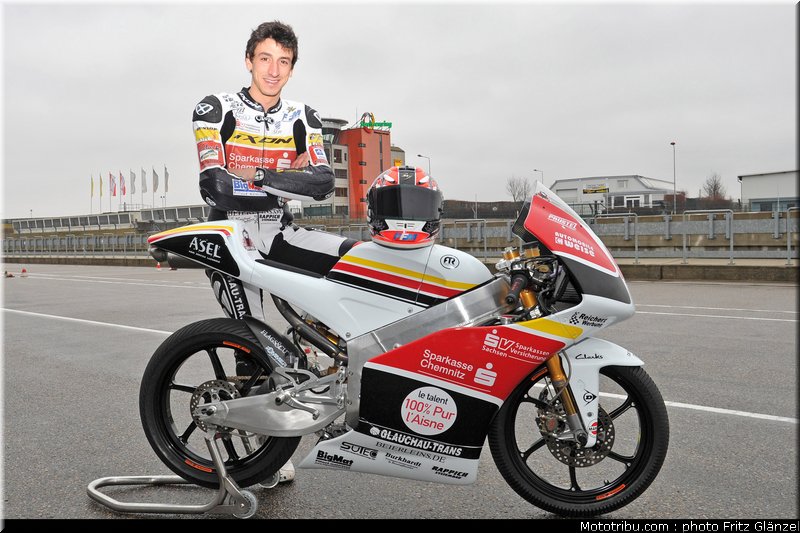 racing_team_germany_rossi_2