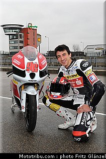 racing_team_germany_rossi_4.jpg