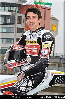 racing_team_germany_rossi_6.jpg