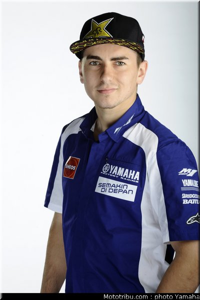 lorenzo_24_motogp_2012_team_yamaha