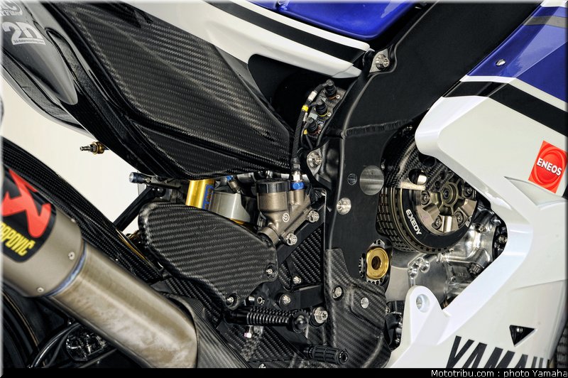 yzr_m1_05_motogp_2012_team_yamaha