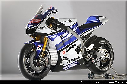lorenzo_02_motogp_2012_team_yamaha.jpg