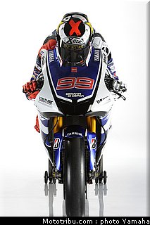 lorenzo_22_motogp_2012_team_yamaha.jpg