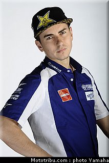 lorenzo_23_motogp_2012_team_yamaha.jpg