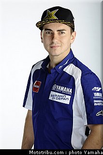 lorenzo_24_motogp_2012_team_yamaha.jpg