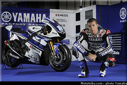 spies_04_motogp_2012_team_yamaha.jpg
