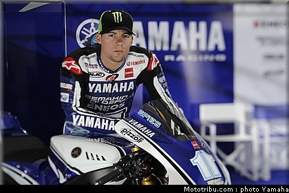 spies_13_motogp_2012_team_yamaha.jpg