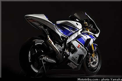 yzr_m1_01_motogp_2012_team_yamaha.jpg